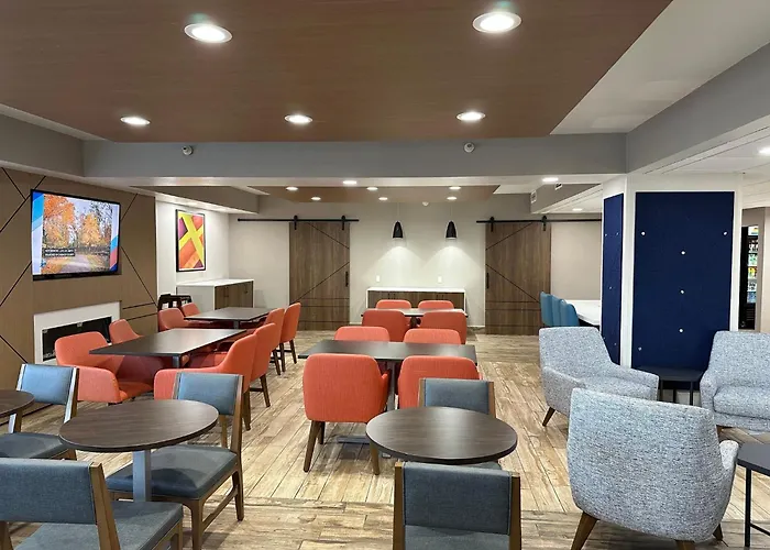 Holiday Inn Express & Suites Eden Prairie - Minneapolis By Ihg