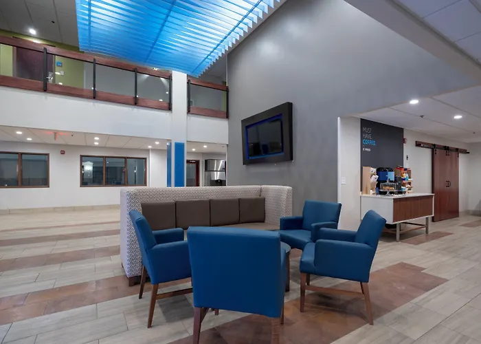 Holiday Inn Express Hotel & Suites Coon Rapids - Blaine Area By Ihg
